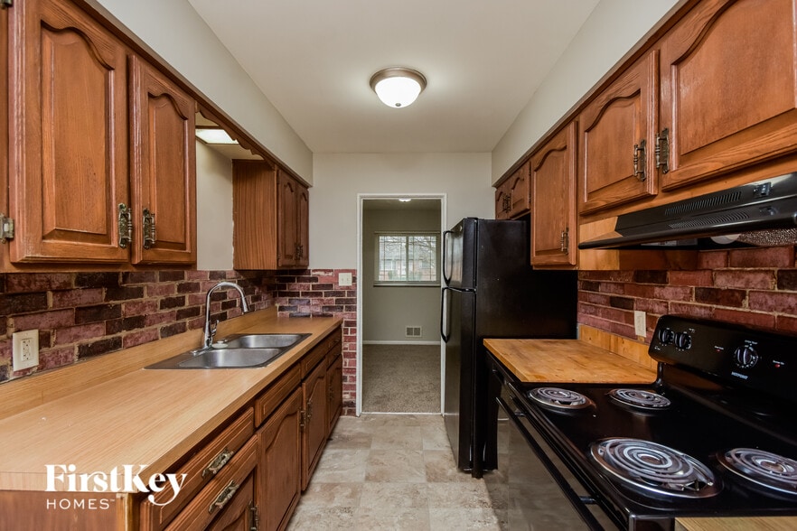 Building Photo - 5602 Culver St