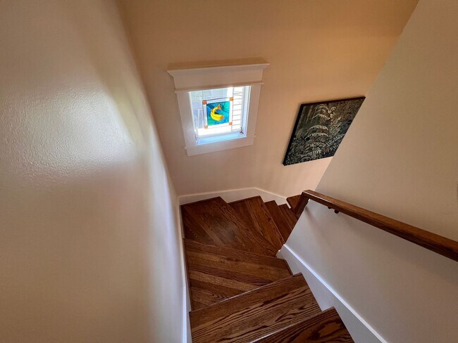 Building Photo - Gorgeous, Executive Living in Beautiful Ma...