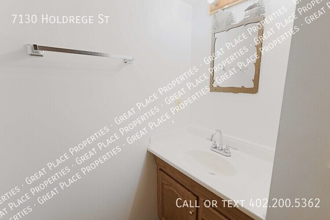 Building Photo - 7130 Holdrege St