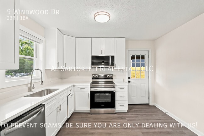 Building Photo - 9 Windwood Dr