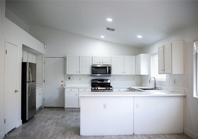 Building Photo - 3438 Blue Ash Ln