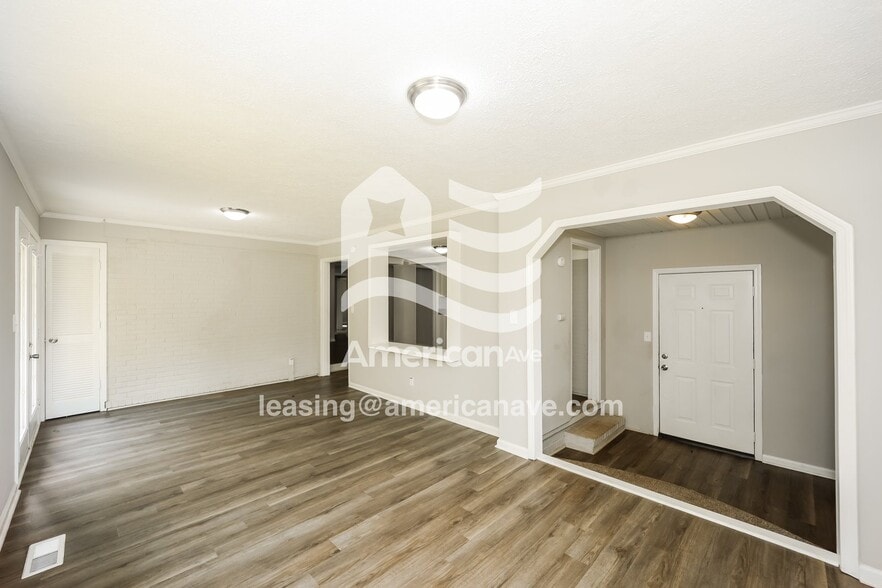 Building Photo - 121 N Page St