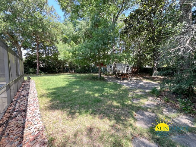 Building Photo - Sparkling Pool Oasis 3 Bedroom + Flex Spac...