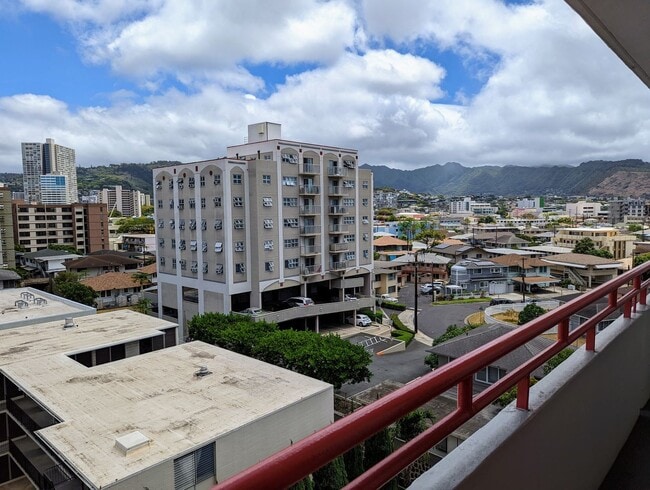 Building Photo - Beautifully Renovated 1/1/1 at Kalakaua Sands