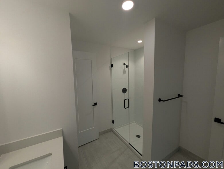 Building Photo - 199 Gardner St