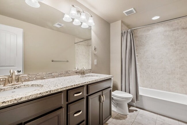 Building Photo - 3003 Looking Glass Way