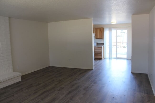 Building Photo - Hillsboro three bedroom ranch