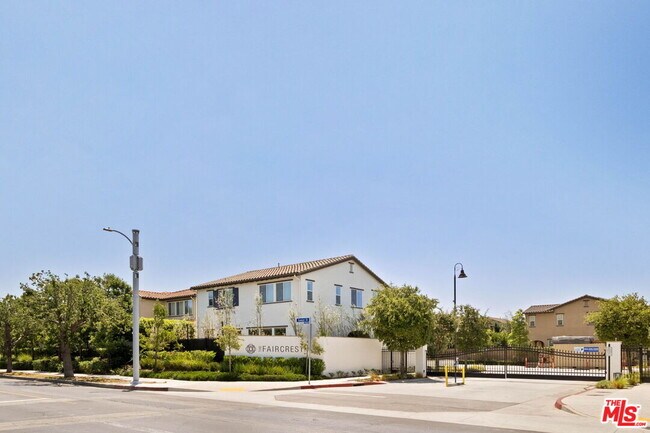 Building Photo - 5929 Spelthorne Ln