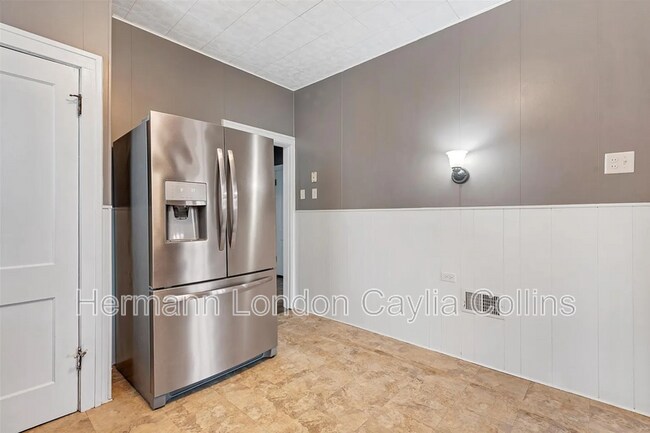 Building Photo - 5208 Robert Ave