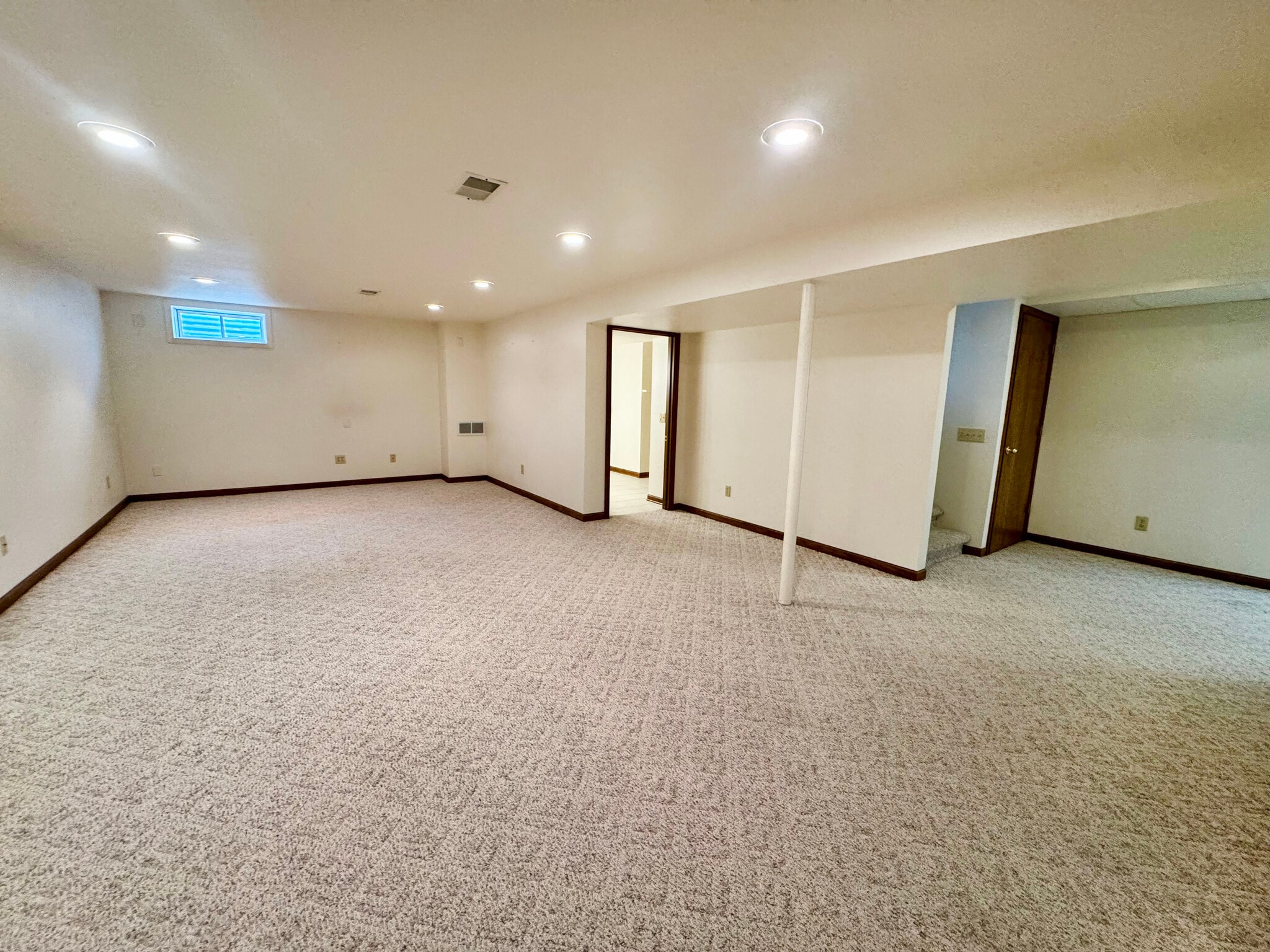 Massive Rec Room - 5807 Black Walnut Dr