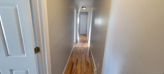 Building Photo - 18 Montgomery St