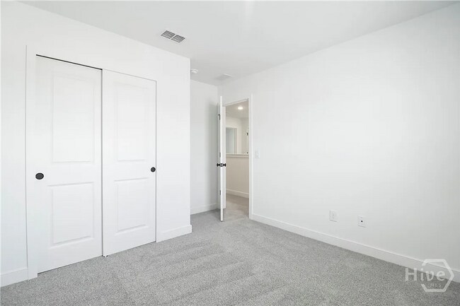 Building Photo - Beautiful 5-Bedroom, 3-Bath Home in Bloomingdale – Pet Friendly!