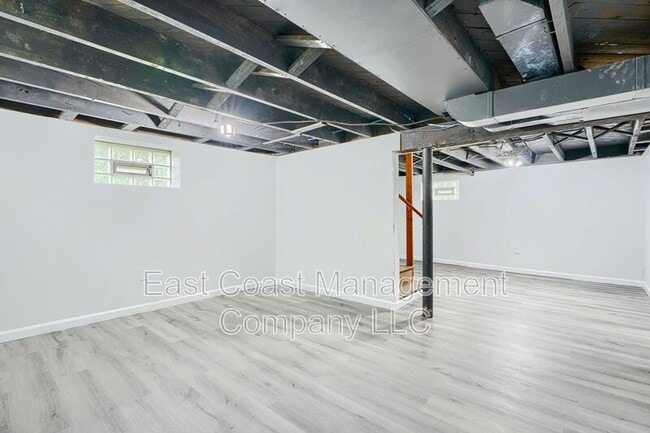 Building Photo - 501 Middle River Rd
