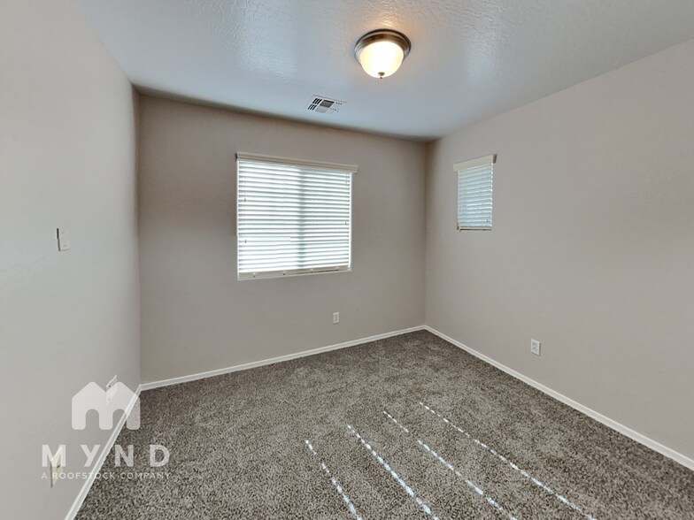 Building Photo - 2507 N 148th Dr