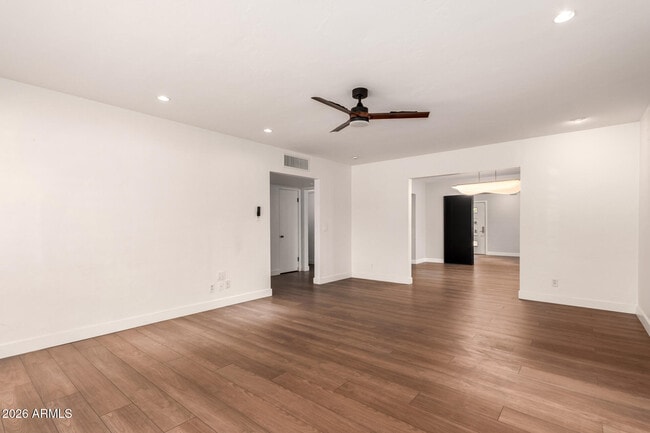 Building Photo - 1519 W Flower Cir N