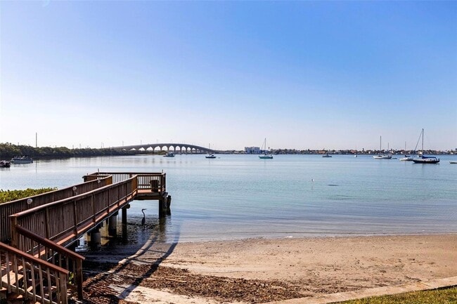 Building Photo - 6365 Bahia Del Mar Blvd S