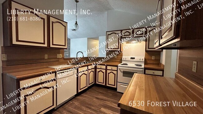 Building Photo - 6530 Forest Village
