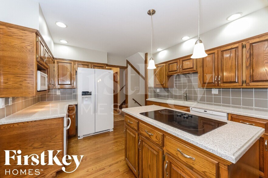 Building Photo - 5817 N Indiana Ave