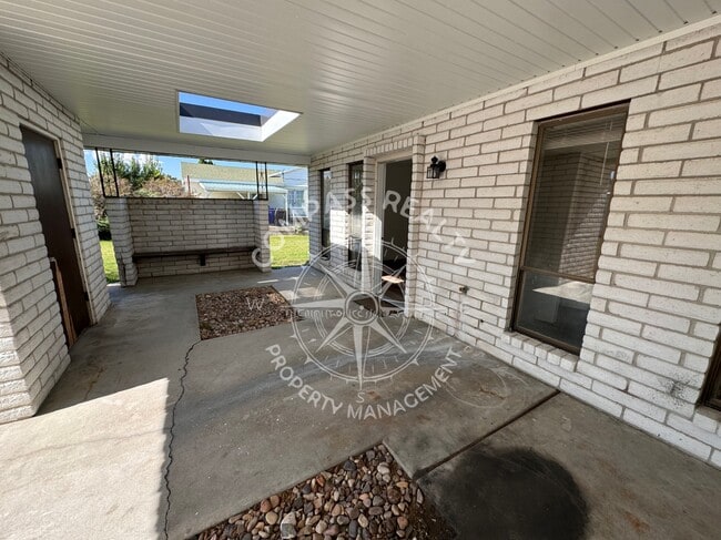 Building Photo - 258 W 400 S