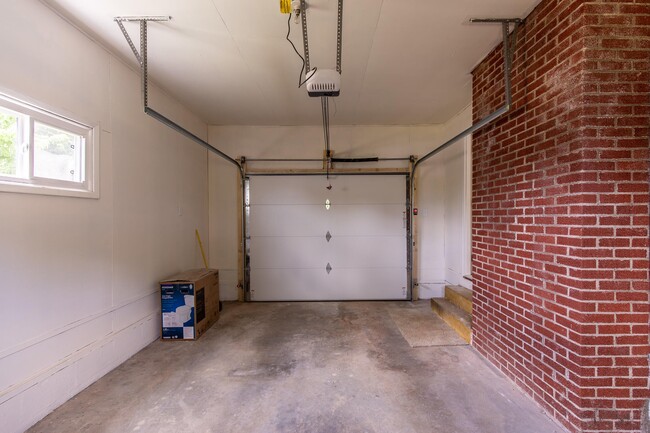 Building Photo - 432 Cypress St