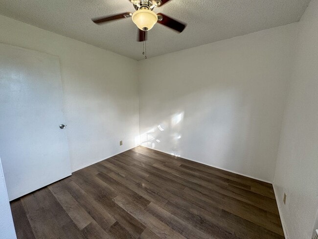 Building Photo - Available Now. 2BD/2BA/1PKG townhome at Vi...