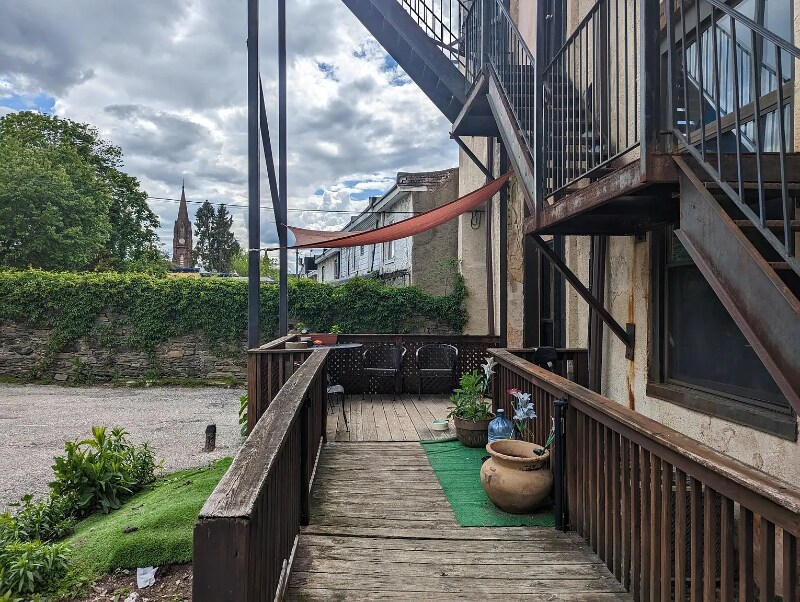 Building Photo - 219 Krams Ave