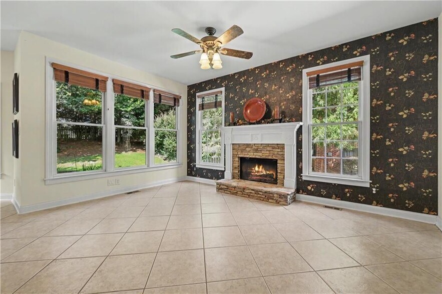 Building Photo - 4030 Greenside Ct