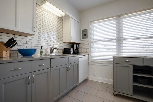 Building Photo - 2522 N Edwin Cir