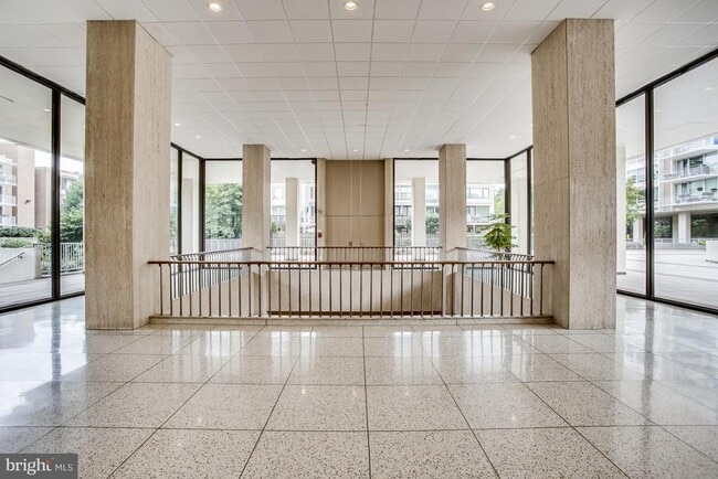 Building Photo - 1425 4th St SW