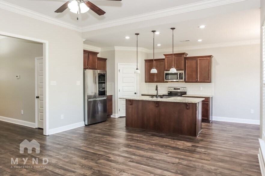 Building Photo - 27571 Carrington Ct