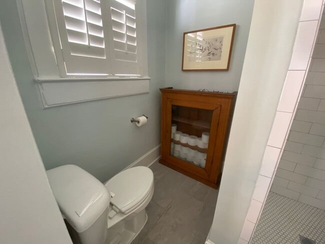 Building Photo - 2225 Blossom St