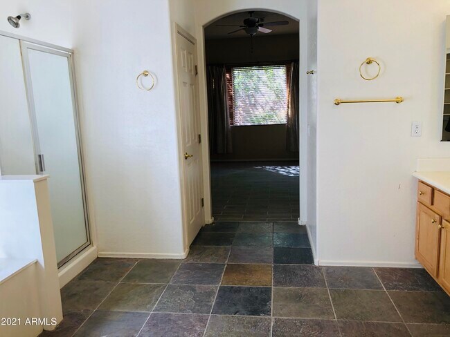 Building Photo - 10453 E Pine Valley Dr