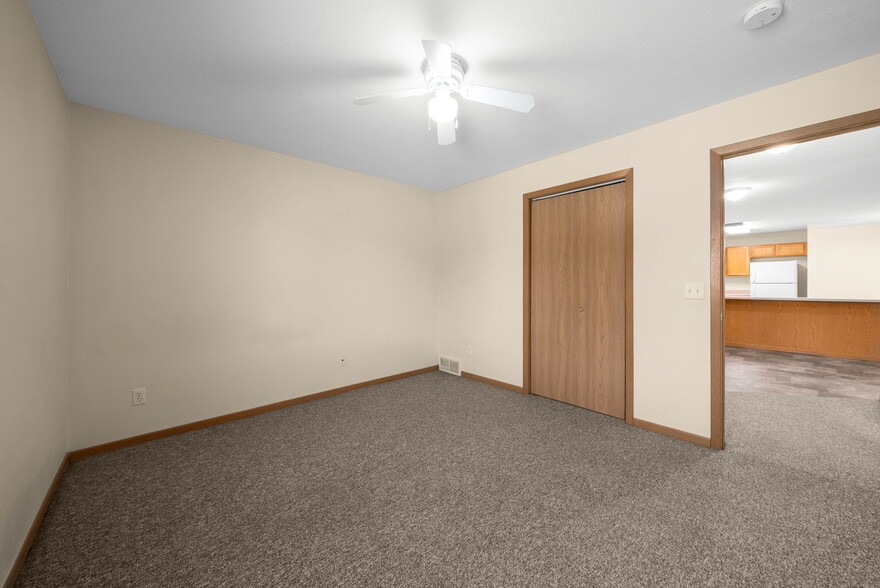 Bedroom 2 - 1420 E Redwood Blvd