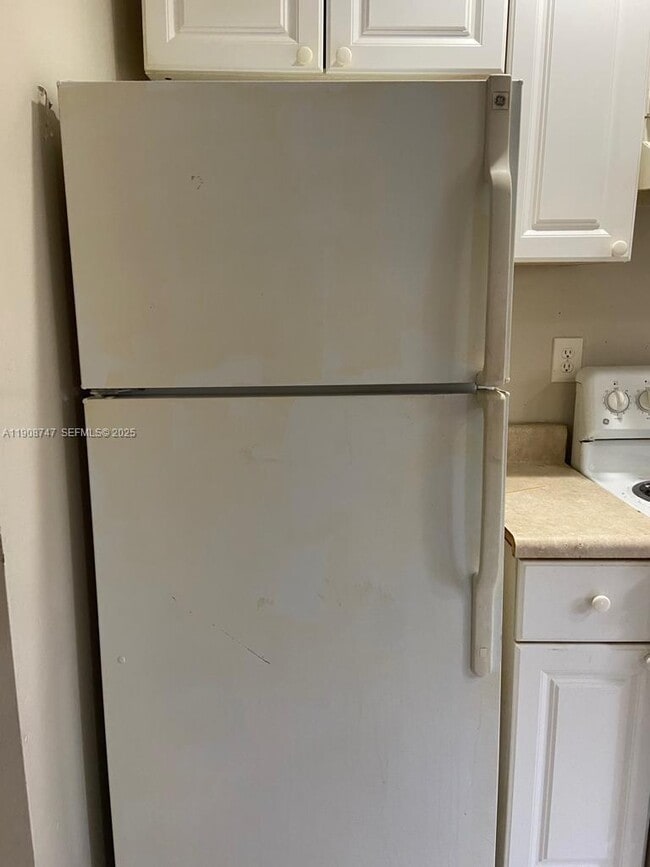 Building Photo - 7867 Tam Oshanter Blvd