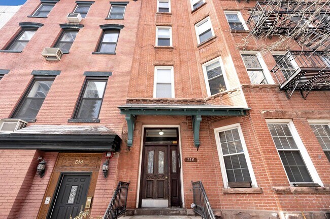 Building Photo - 316 Hudson St