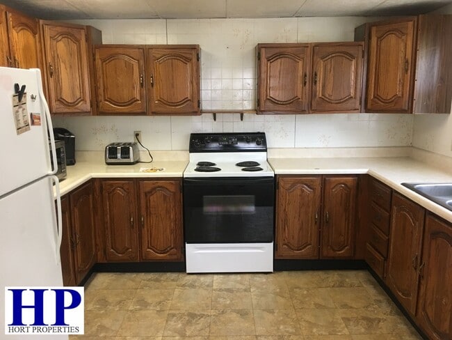 Building Photo - 1223 3rd St