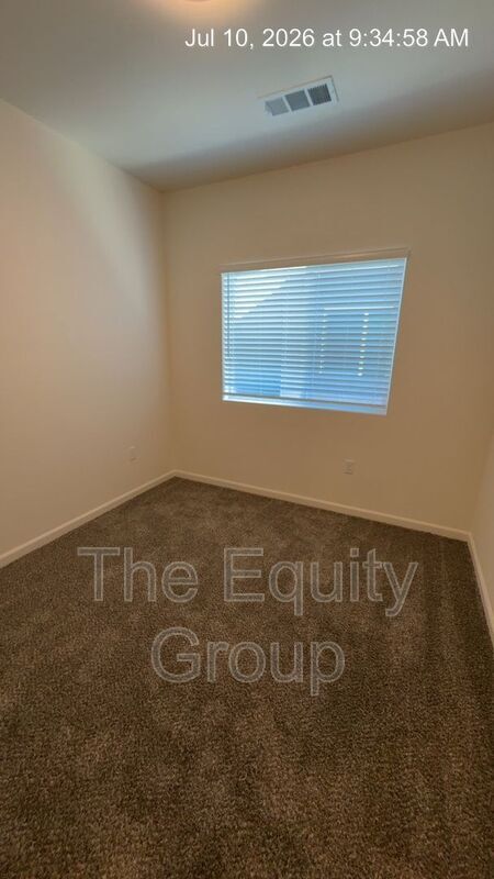 Building Photo - 733 S Pinkham St