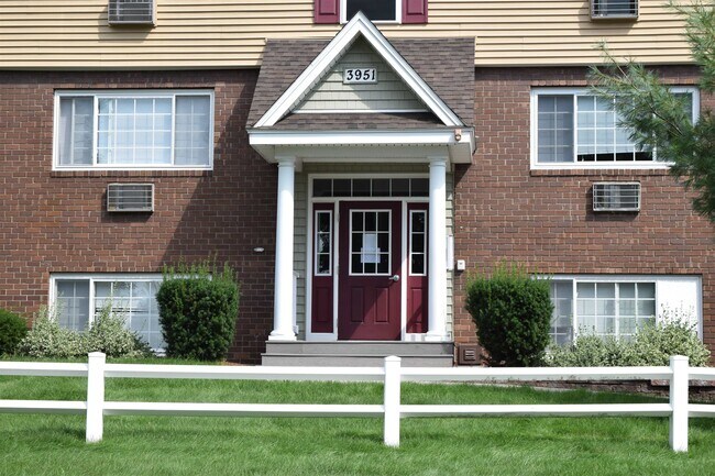 Building Photo - 3951 Brown Ave