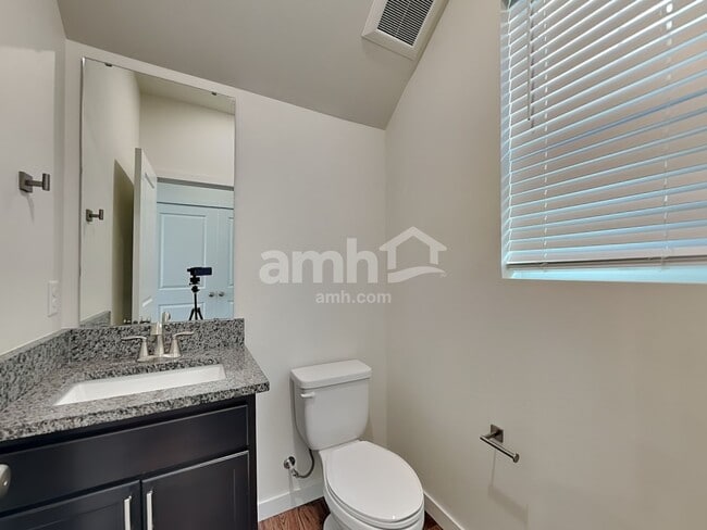 Building Photo - 23297 SE Dogwood St