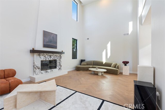 Building Photo - 17437 Oak Creek Ct