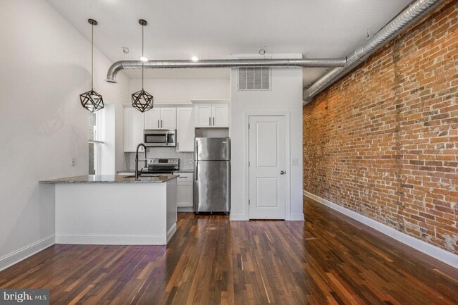 Building Photo - 3228 W Diamond St