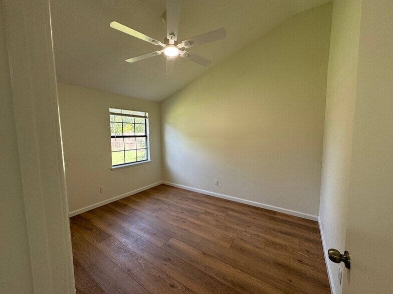 Building Photo - 4757 China Rose Dr