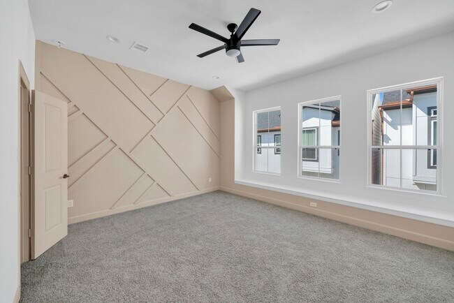 Building Photo - 9551 Neuens Rd
