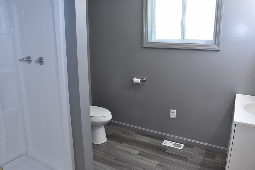 Building Photo - 539 North St