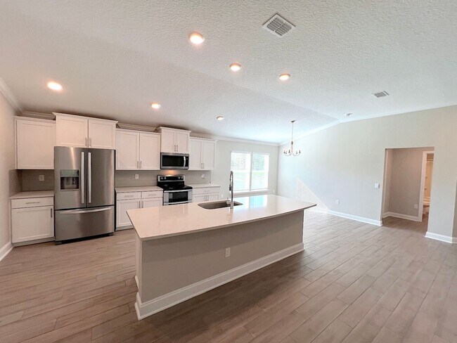 Building Photo - GORGEOUS 5 Bed 4 Bath 3 Car Garage HOME w COMMUNITY POOL for RENT!
