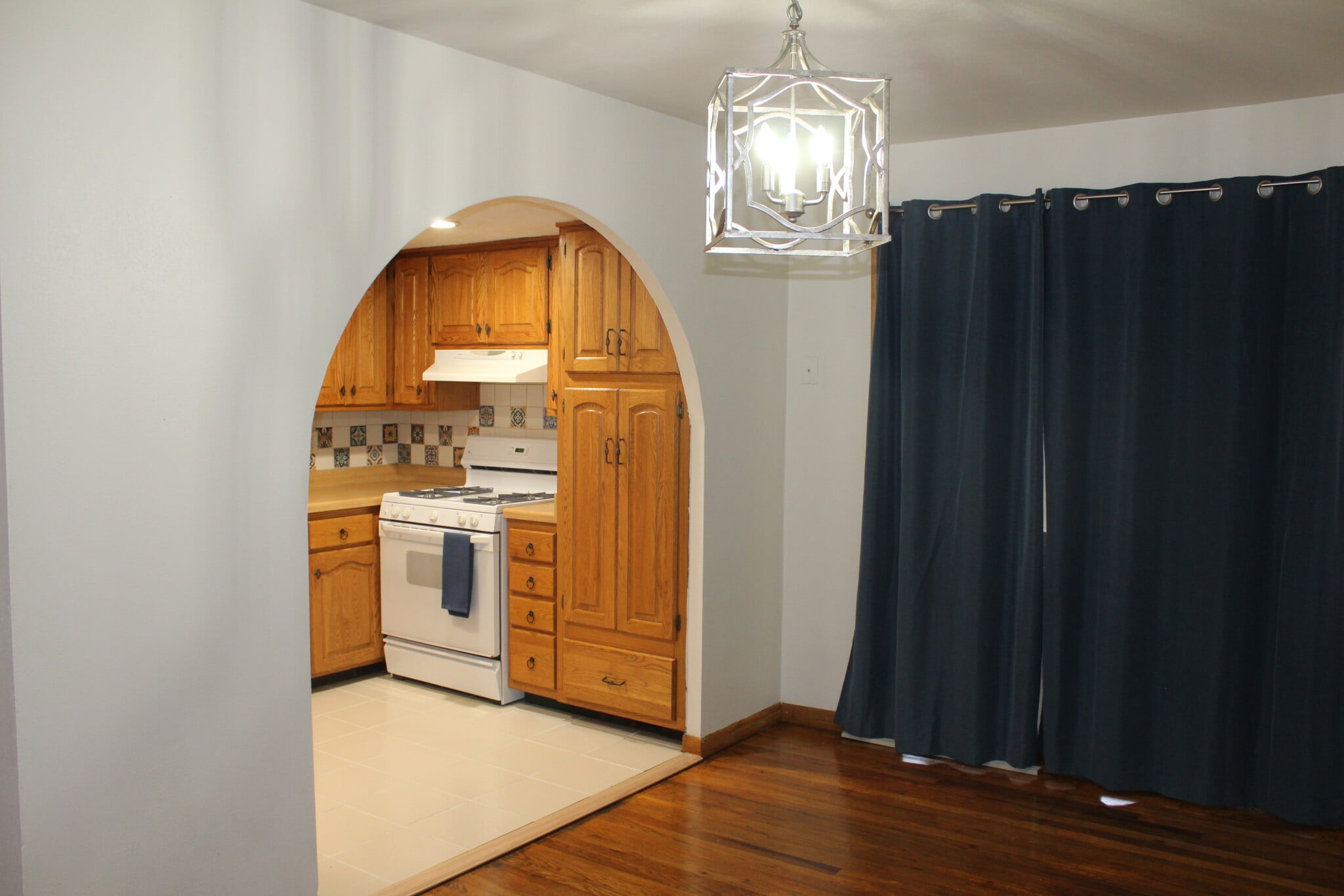 Building Photo - 3908 Pleasant Valley Blvd