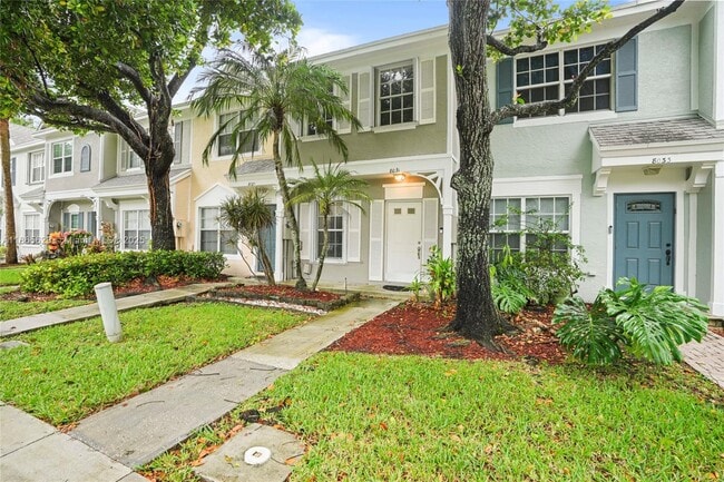 Building Photo - 8031 Sanibel Dr