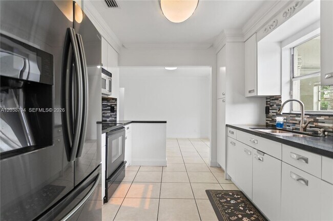 Building Photo - 4151 SW 56th Ave