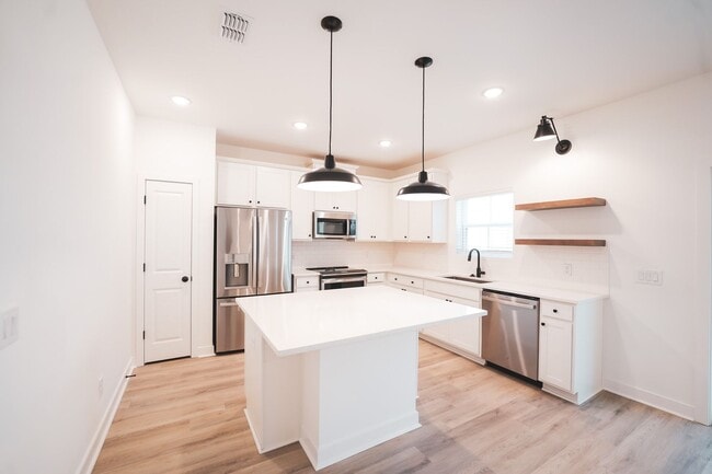 Building Photo - Coming Available!