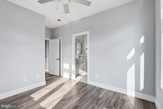 Building Photo - 2602 4th St NE